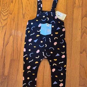 Turtledove London plays suit